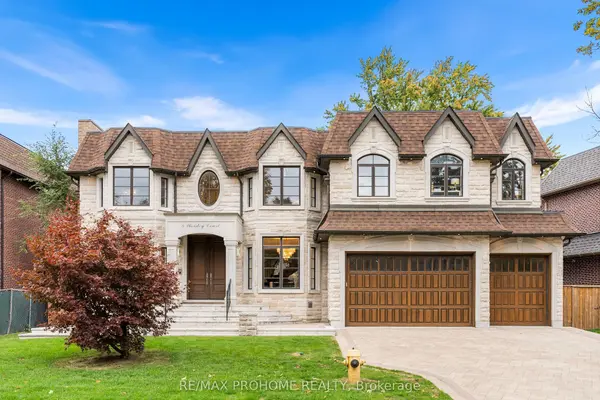 8 Worsley CT, Markham, ON L3R 1V4