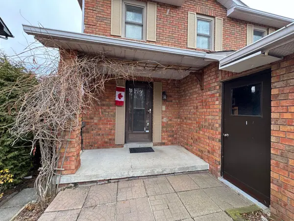 27 Dawson CRES, Aurora, ON L4G 4T7