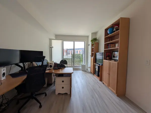 6 David Eyer RD #218, Richmond Hill, ON L4S 0N5