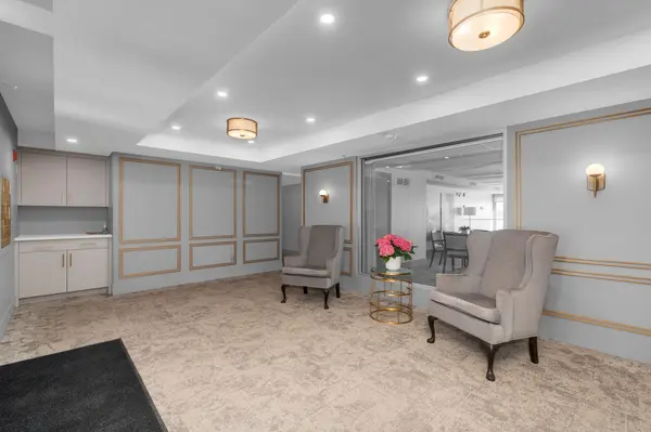 21 Kempenfelt DR #304, Barrie, ON L4M 1B8