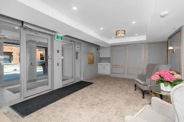 21 Kempenfelt DR #304, Barrie, ON L4M 1B8