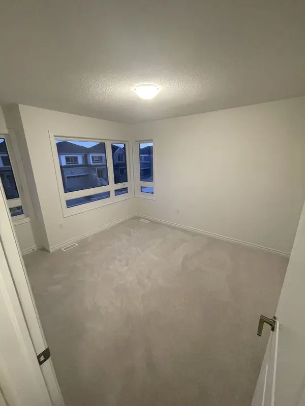 69 Gemini DR, Barrie, ON L9J 0P8