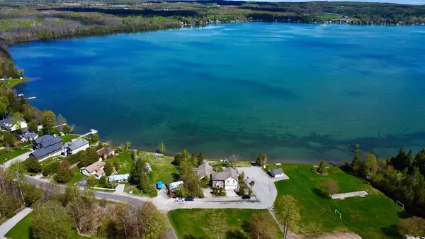 3021 Sandy BND, Springwater, ON L0L 1P0