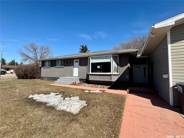 1 Davidson CRESCENT, Saskatoon, SK S7L 3Z9
