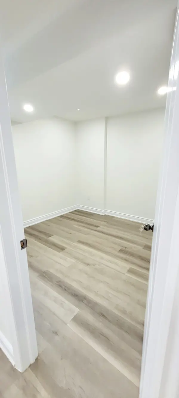 33 Gulfbrook CIR, Brampton, ON L6Z 0B6