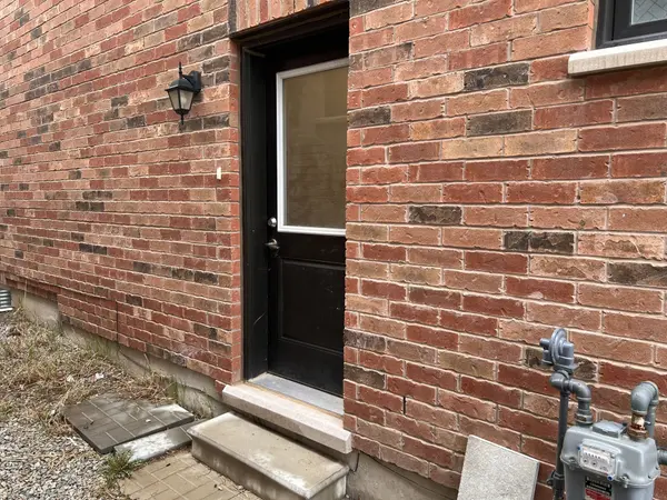 12 Merrimac DR #BSMT, Brampton, ON L6Y 6K3