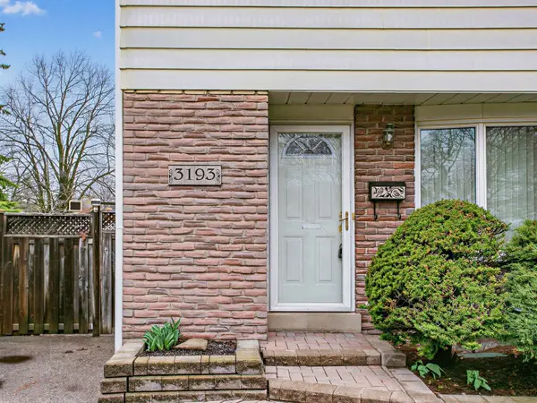 3193 Corrigan DR, Mississauga, ON L4Y 3C5