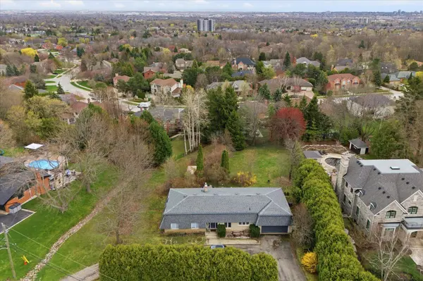 1310 Beaufort DR, Burlington, ON L7P 4V9