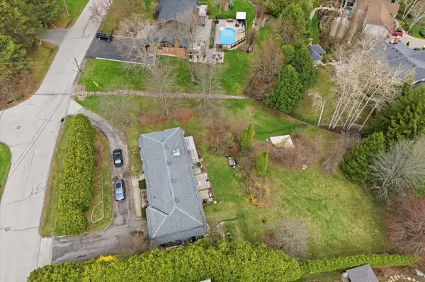 1310 Beaufort DR, Burlington, ON L7P 4V9