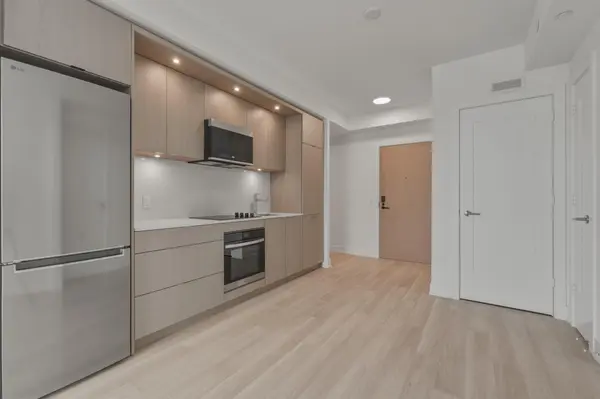 25 Cordova AVE #1802, Toronto W08, ON M9A 0E5