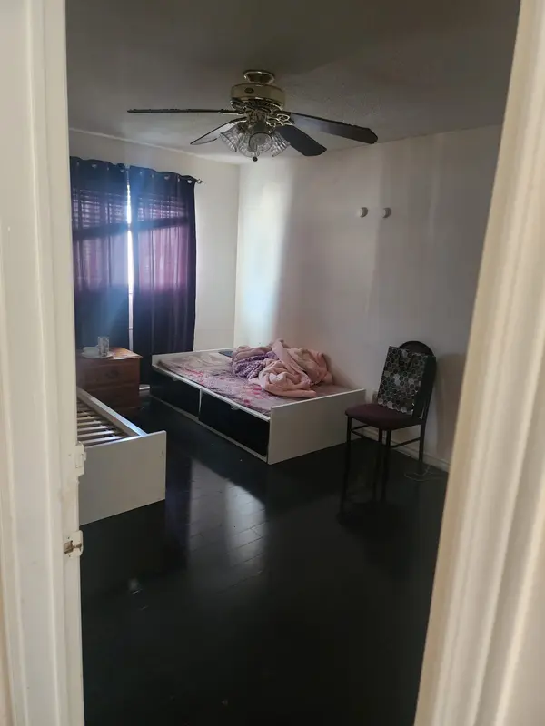 17 Timberlane DR, Brampton, ON L6Y 3Y6