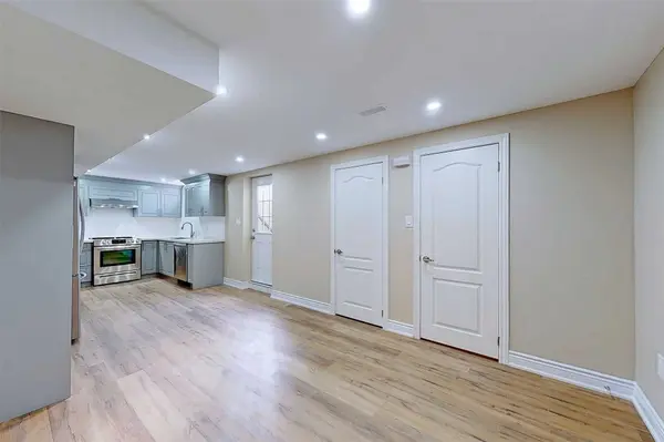 6094 Prairie CIR, Mississauga, ON L5N 5Z5