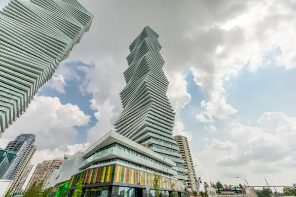 3883 Quartz RD #6007, Mississauga, ON L5B 0M4