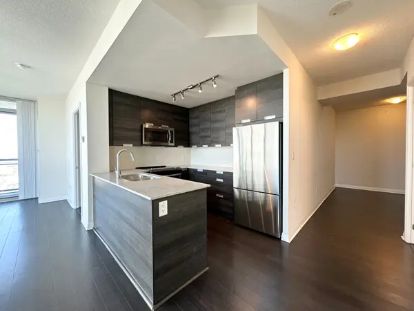 5033 Four Springs AVE #2017, Mississauga, ON L5R 0G6