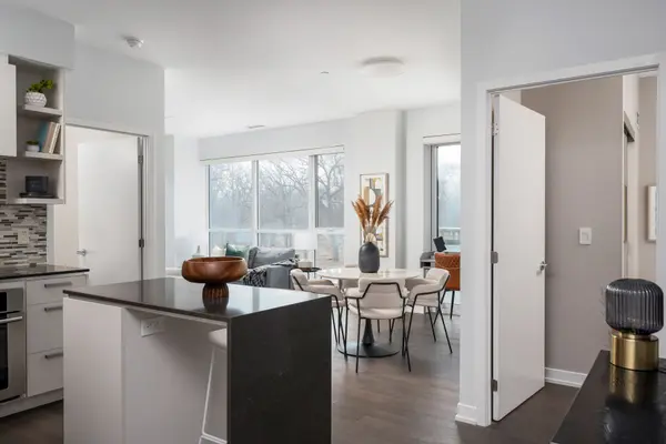 1830 Bloor ST W #312, Toronto W02, ON M6P 0A2