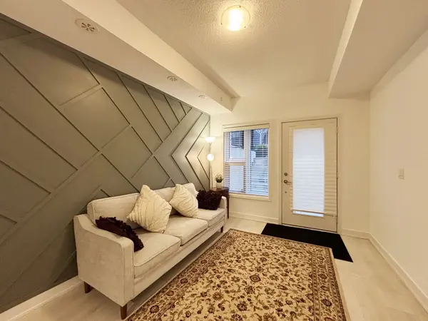 1127 Cooke BLVD #514, Burlington, ON L7T 4A8