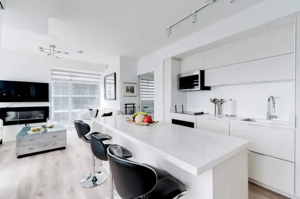 370 Martha ST #1707, Burlington, ON L7R 0G9