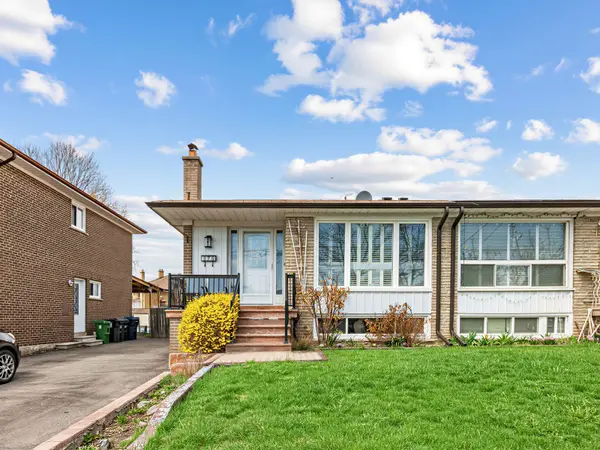 175 Lindylou RD, Toronto W05, ON M9M 2B8