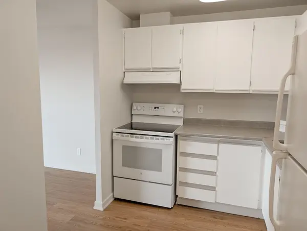 1320 Richmond RD #320, Britannia - Lincoln Heights And Area, ON K2B 8L3