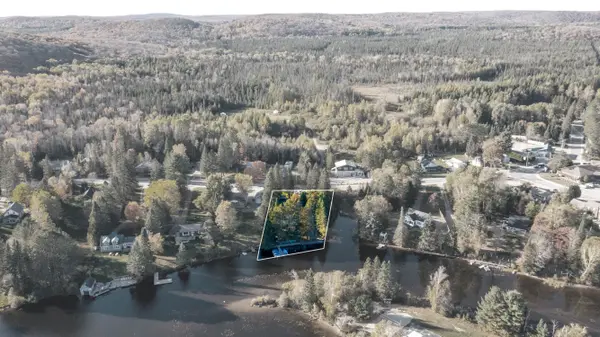 1725 518 East HWY, Kearney, ON P0A 1M0