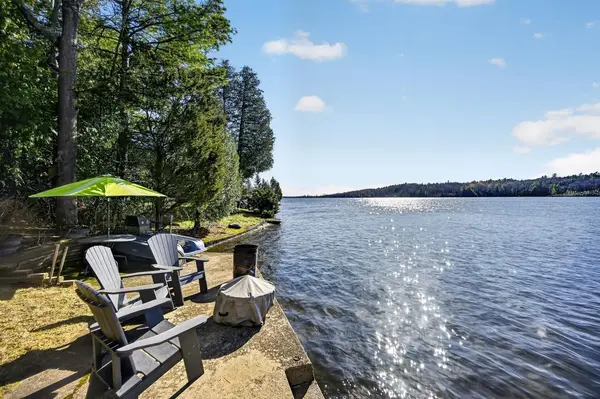 24 Chant TER, Front Of Yonge, ON K0E 1R0