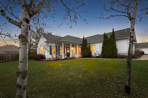 325 Densmore RD #1501, Cobourg, ON K9A 0E4