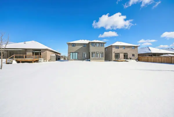 158 Cherrywood Pkwy, Greater Napanee, ON K7R 0E2