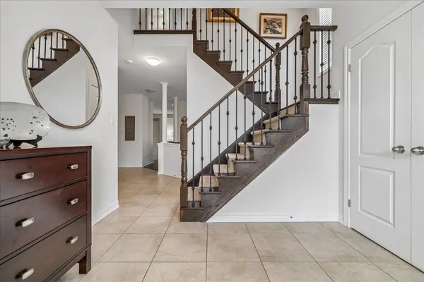 204 Vinton RD, Hamilton, ON L9K 0G8