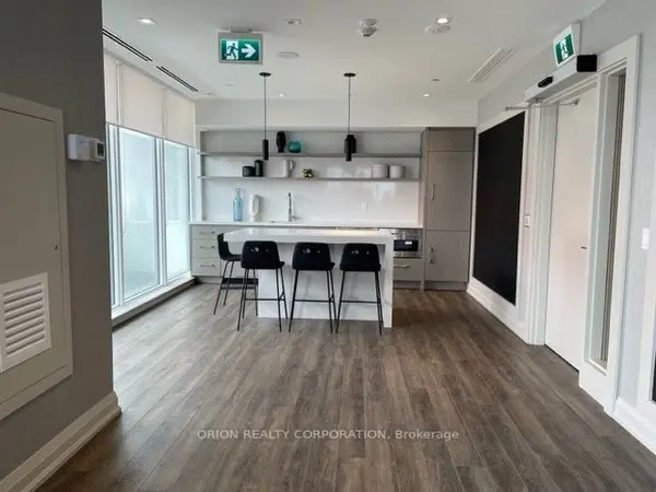 212 King William ST #821, Hamilton, ON L8R 0A7