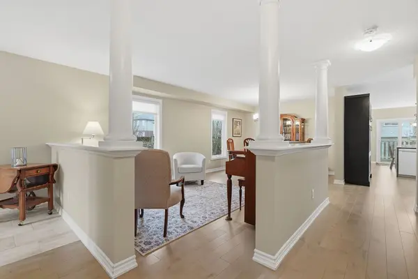 1102 Pleasantview DR, London North, ON N5X 4K3