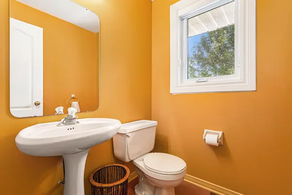 2015 Summerfields CRES, Orleans - Convent Glen And Area, ON K1C 7B4