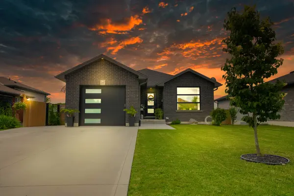 247 South ST S, Southwest Middlesex, ON N0L 1M0