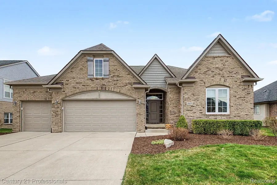 49455 Messara DR, Macomb Township, MI 48042