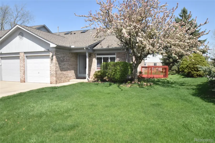 23436 Mahoney CT #182, Brownstown Charter Township, MI 48183