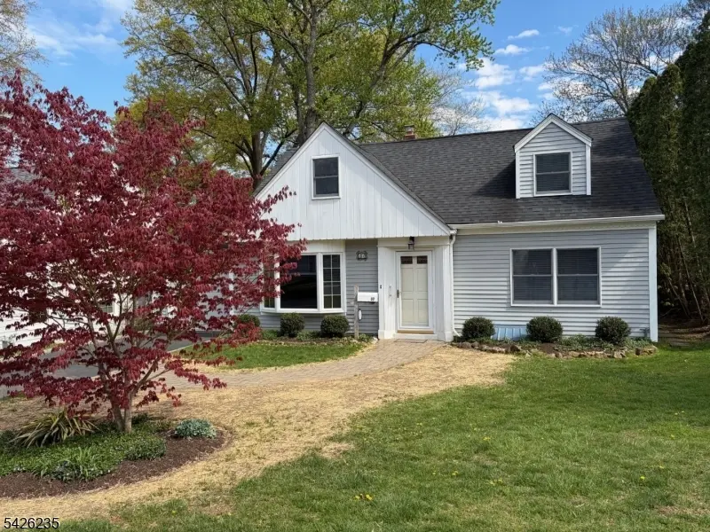 37 Kensington Rd, Madison Boro, NJ 07940