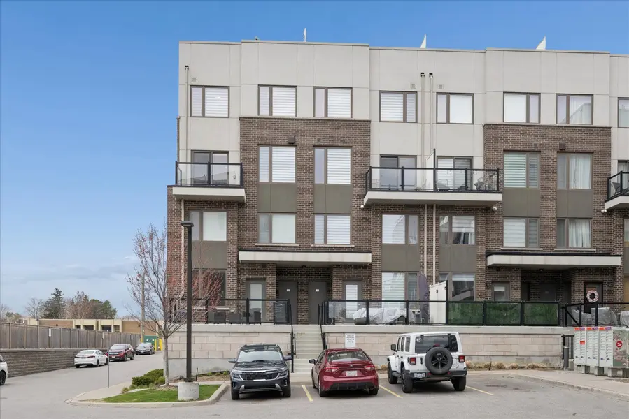 1460 Whites RD #224, Pickering, ON L1V 0E8