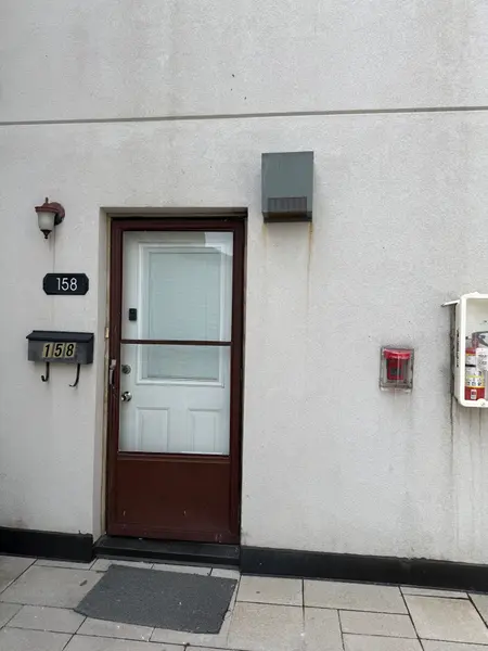 1055 DUNDAS ST E #158, Mississauga, ON L4Y 3X6