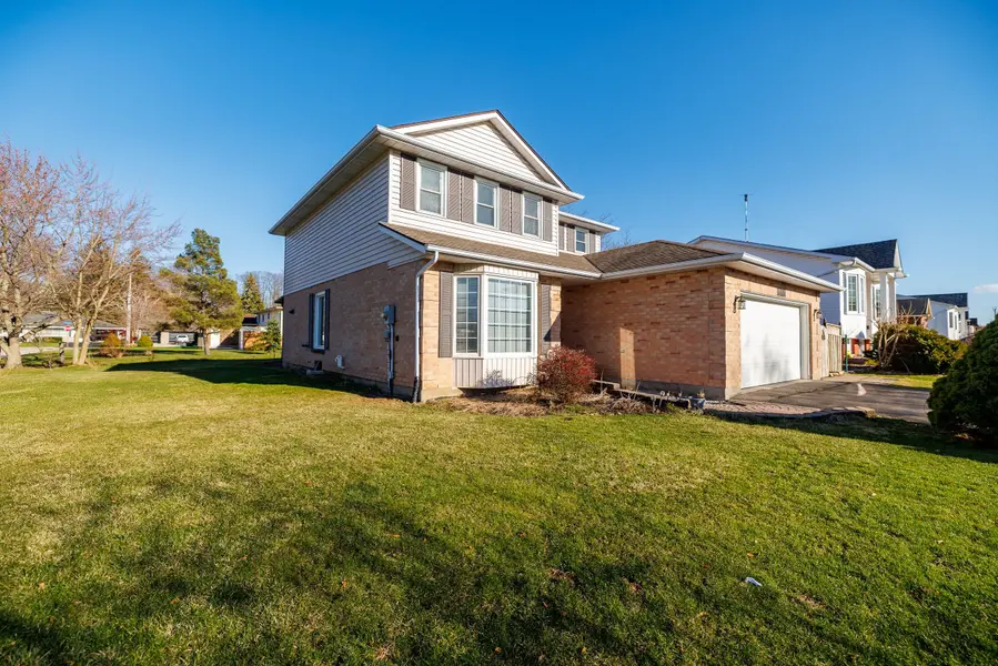 3722 Sussex LN, Fort Erie, ON L0S 1S0