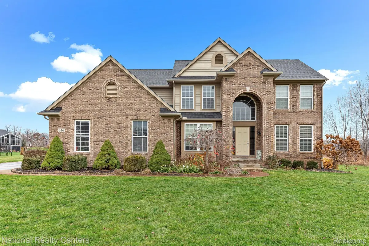 316 Lenox Lane, Brighton Township, MI 48114