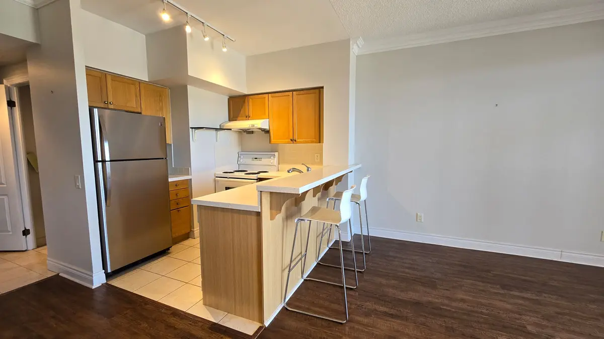 2 Clairtrell RD #1202, Toronto C14, ON M2N 7H5