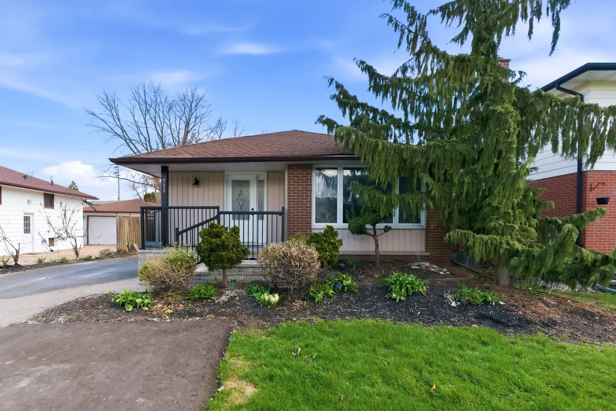 711 Central Park BLVD N, Oshawa, ON L1G 6A8