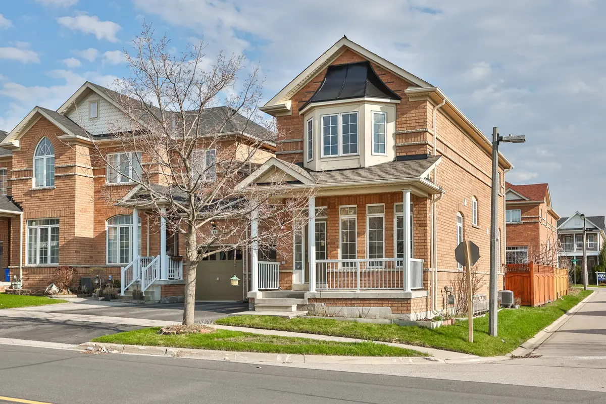 11 Rizal AVE, Markham, ON L6B 0G7