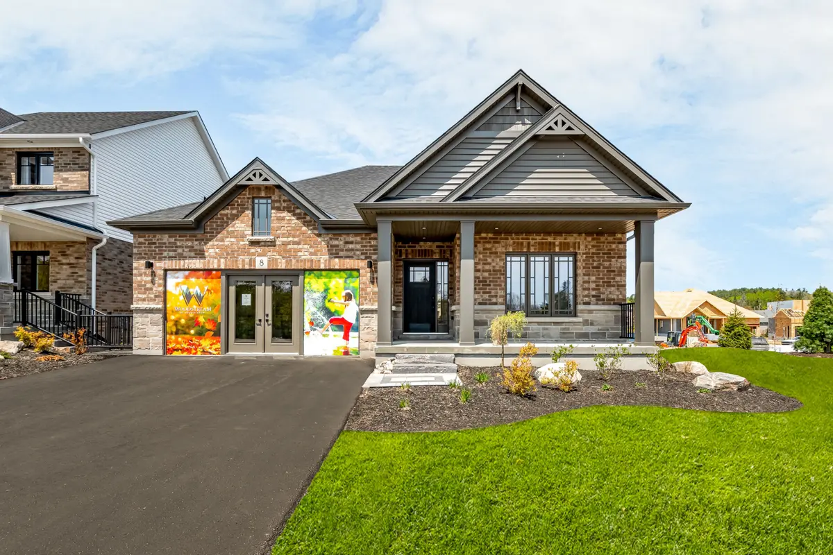 8 Charles Morley BLVD, Huntsville, ON P1H 0G5