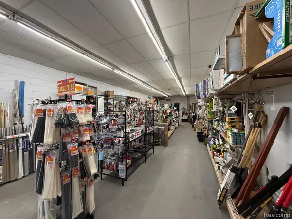 16325 W WARREN AVE, Detroit, MI 48228