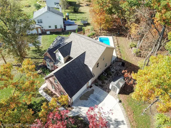 1291 Courtney CT, Hartland Township, MI 48353