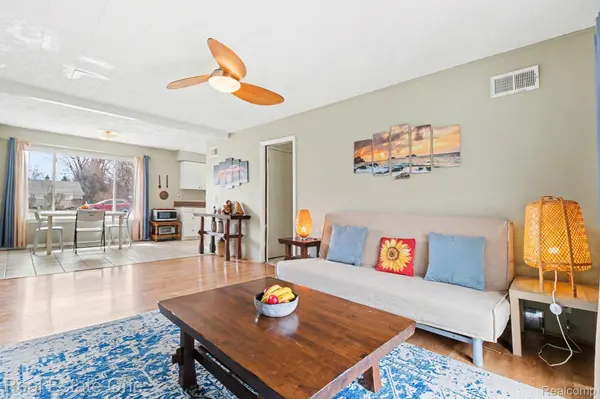 17670 New Hampshire DR, Southfield, MI 48075