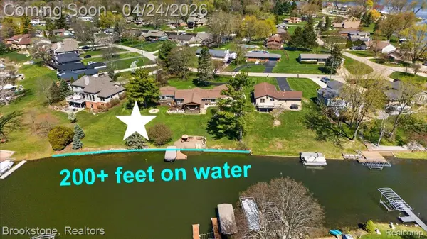 3426 KINGSWAY, Highland Charter Township, MI 48356