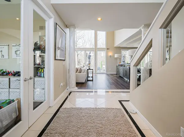 6310 Branford DR, West Bloomfield Charter Township, MI 48322