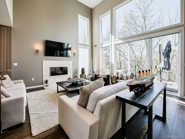 6310 Branford DR, West Bloomfield Charter Township, MI 48322