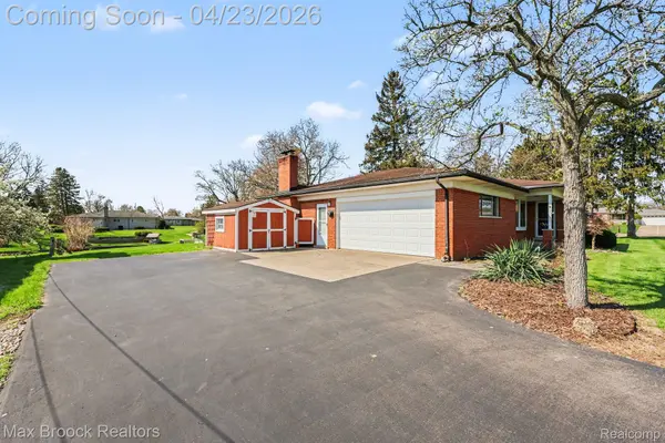 5030 Stellar RD, Shelby Charter Township, MI 48316